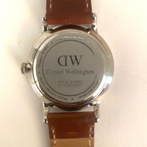 Daniel Wellington Watch - Picture 3 of 6